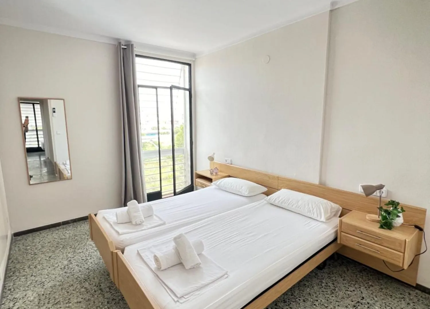 Lejlighed 3 Room Apartment, 500M To Beach, Swimming Pool, Nice Terrace Roses Spanien